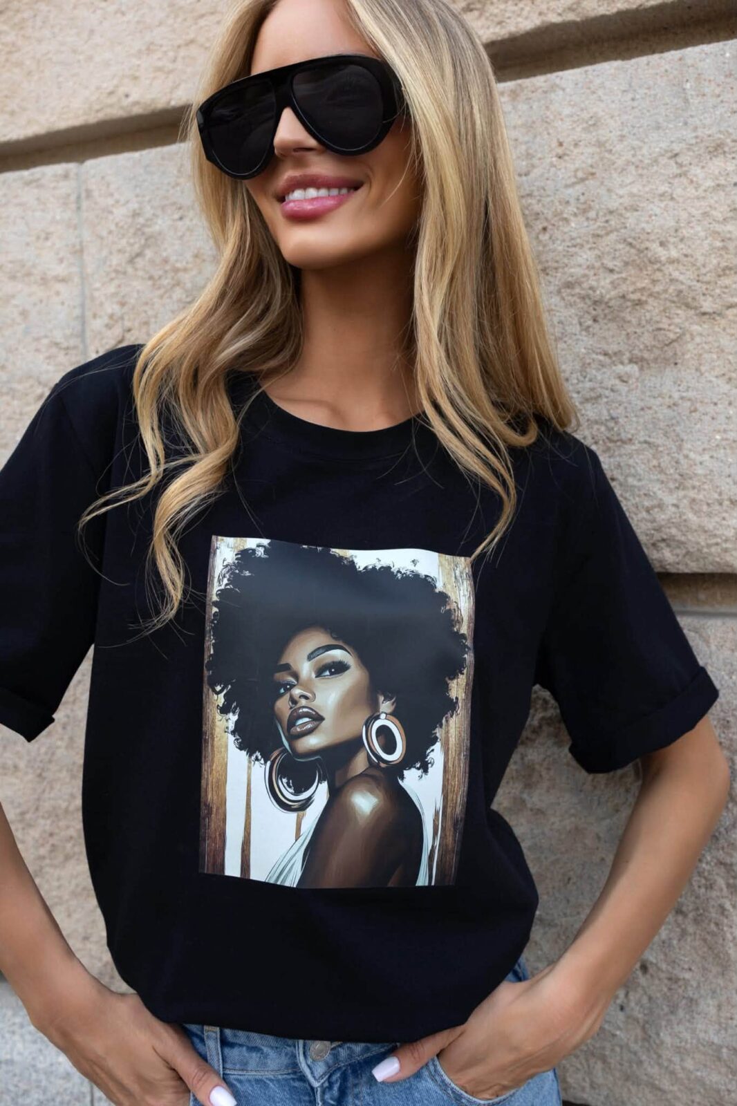 T-shirt Emma print kobieta czarny - obrazek 2