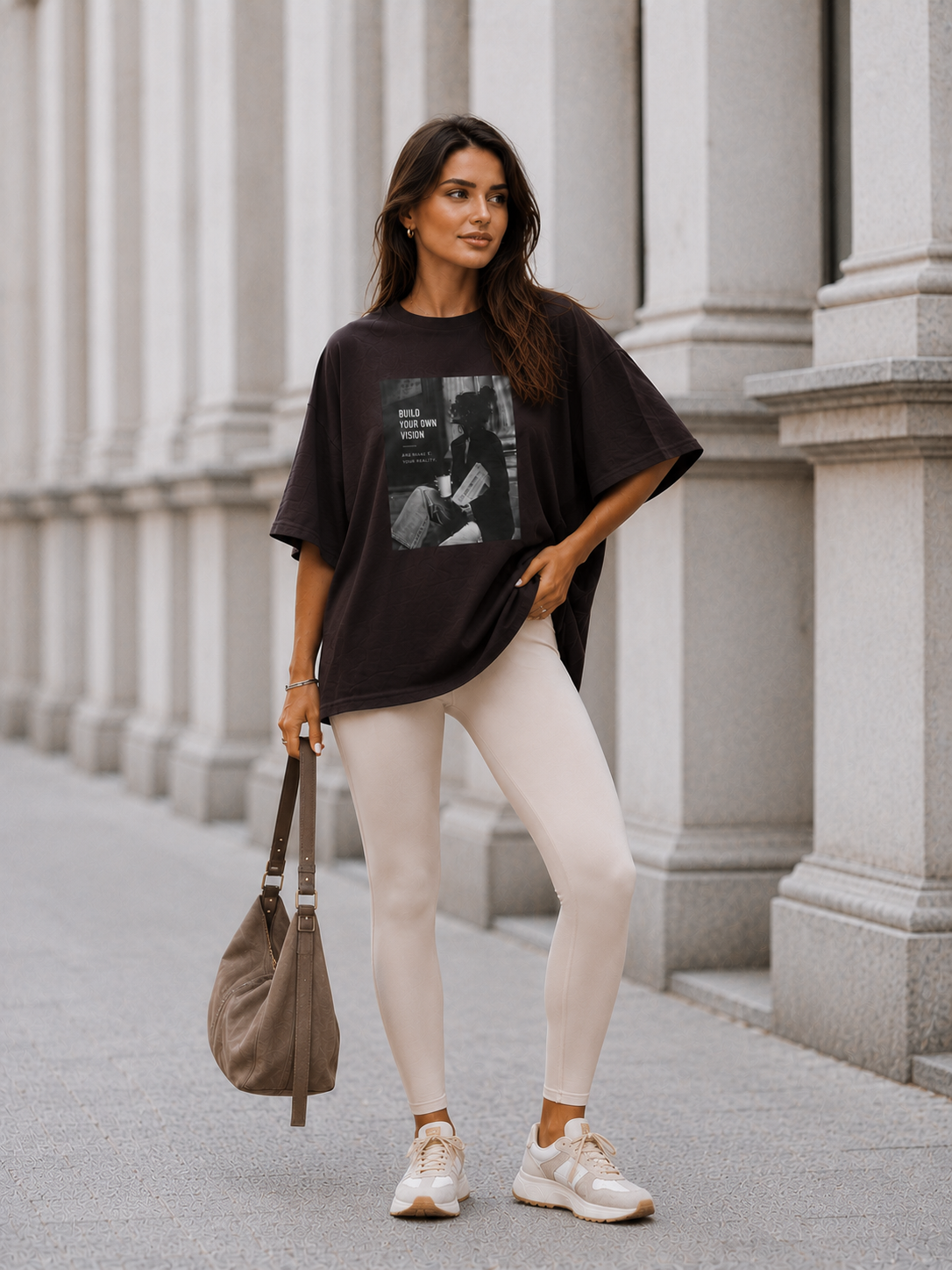 T-shirt damski oversize WOMAN czekolada
